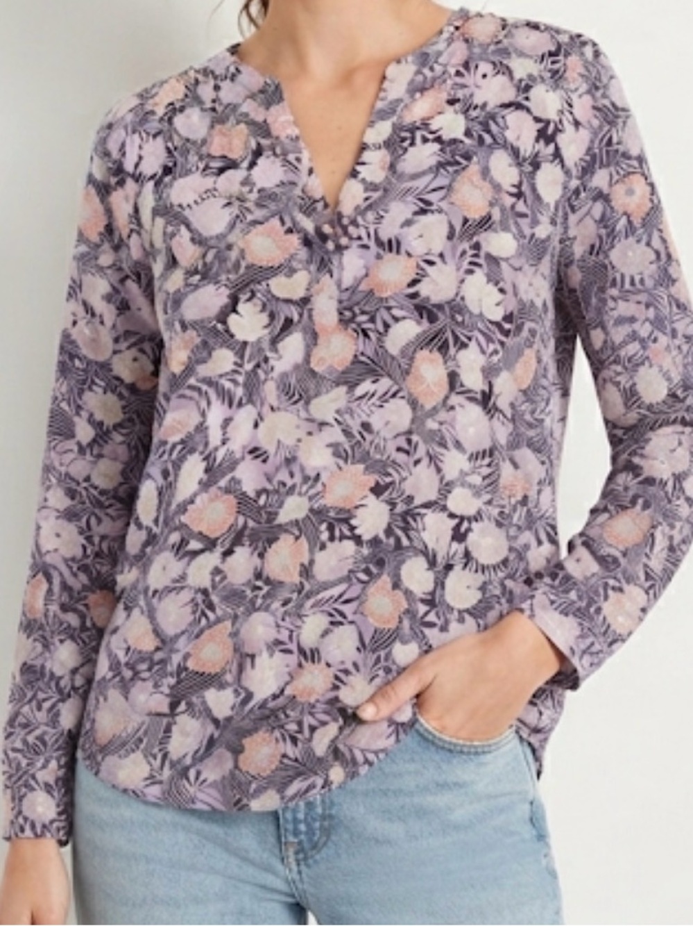 Floral Split-Neck Long Sleeve Blouse in Navy and Cream Size Medium